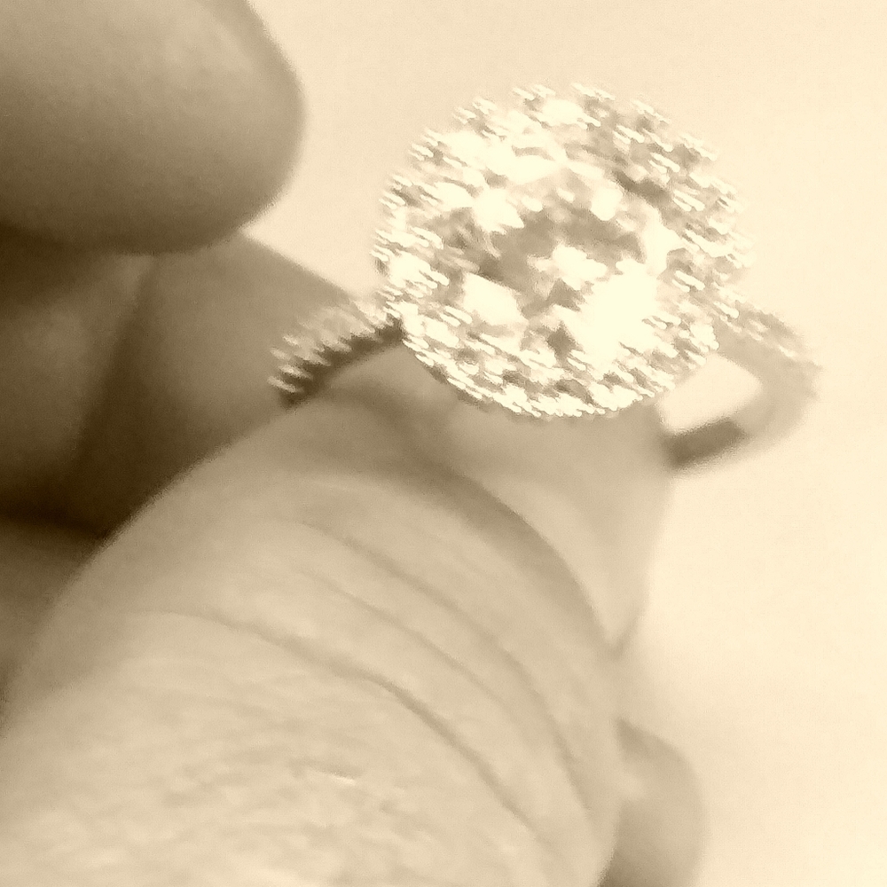 Woman's ring - Picture 4 of 8